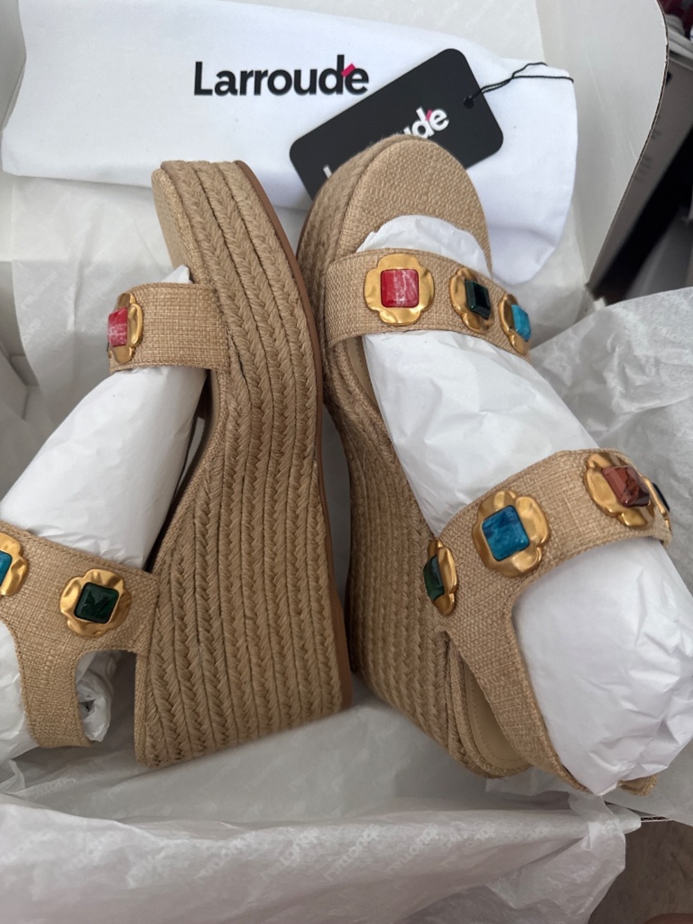 Shoe - Picture 2 of 6